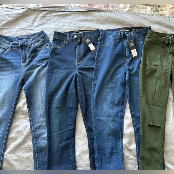 Fashion Nova NWT Skinny Jeans Size 0/1 - Picture 7 of 9